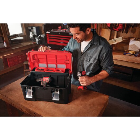 CAJA PARA HERRAMIENTAS PLASTICA DE 20", MARCA CRAFTSMAN, MODELO CMST20320L